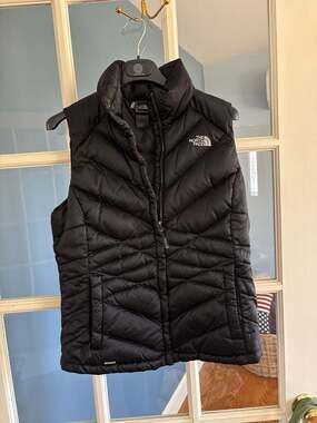 The North Face Women's Aconcagua 550 Fill Down Puffer Vest - Black Size Medium